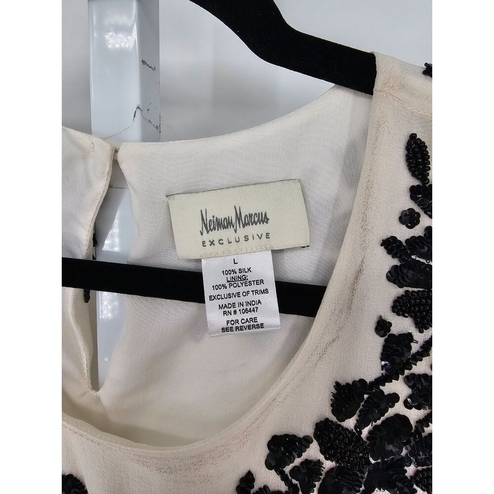 Neiman Marcus Womens Sz L 100% Silk Short Sleeve Blouse Cream Black Beaded Neck - Picture 3 of 4